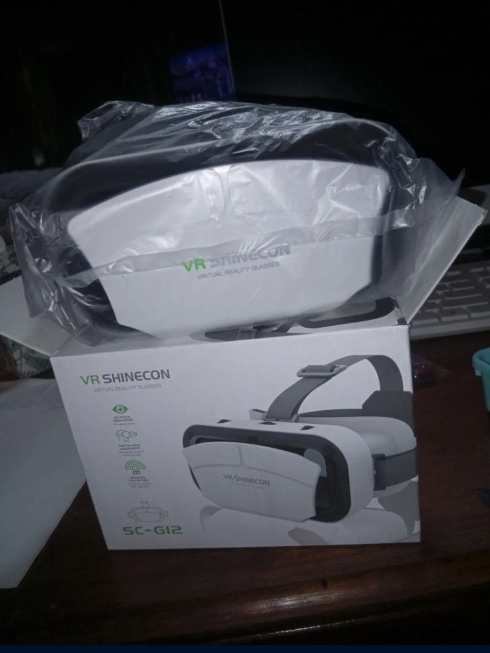 VR Shinecon White Smartphone VR Headset with Adjustable Straps